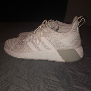 Boys Adidas cloudfoam sneakers size 7